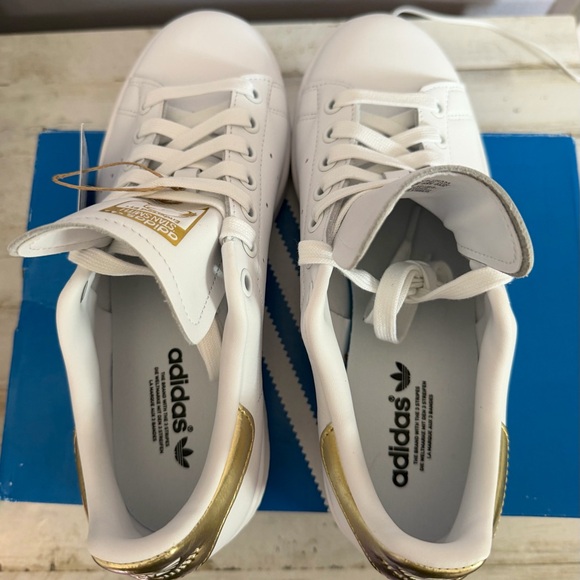 NWT Adidas Stan Smith White with Gold Heel Sneakers Size 6.5 - Picture 8 of 16